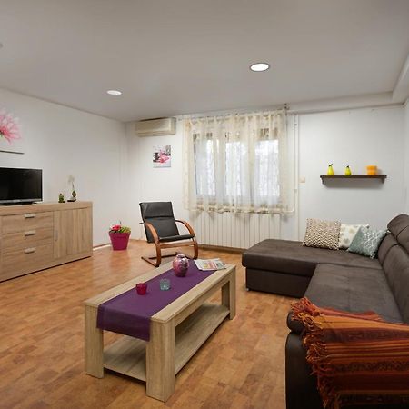 Apartment Tea Pula Exterior photo