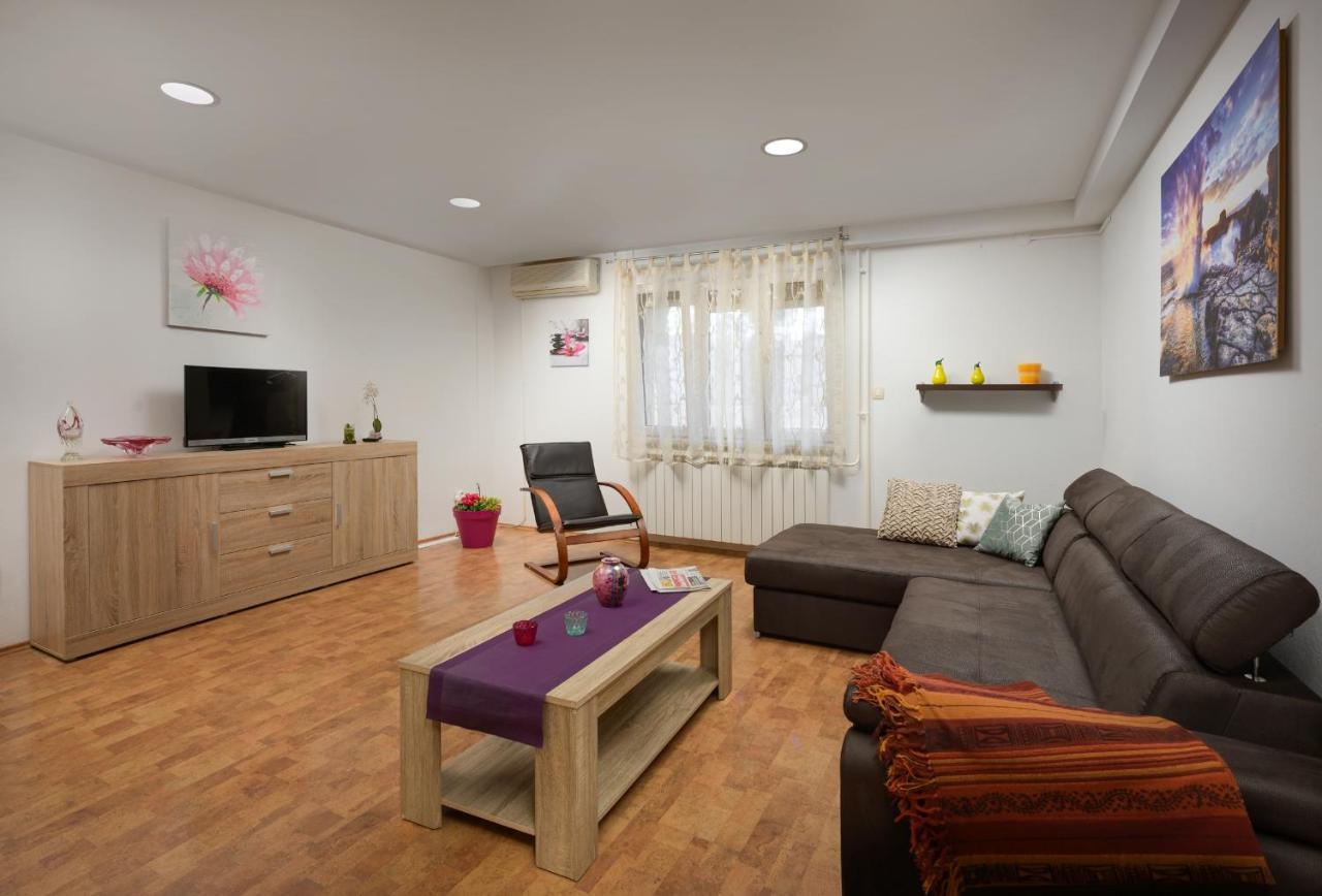 Apartment Tea Pula Exterior photo