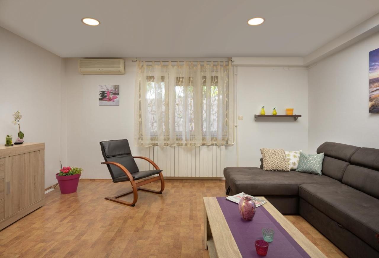 Apartment Tea Pula Exterior photo