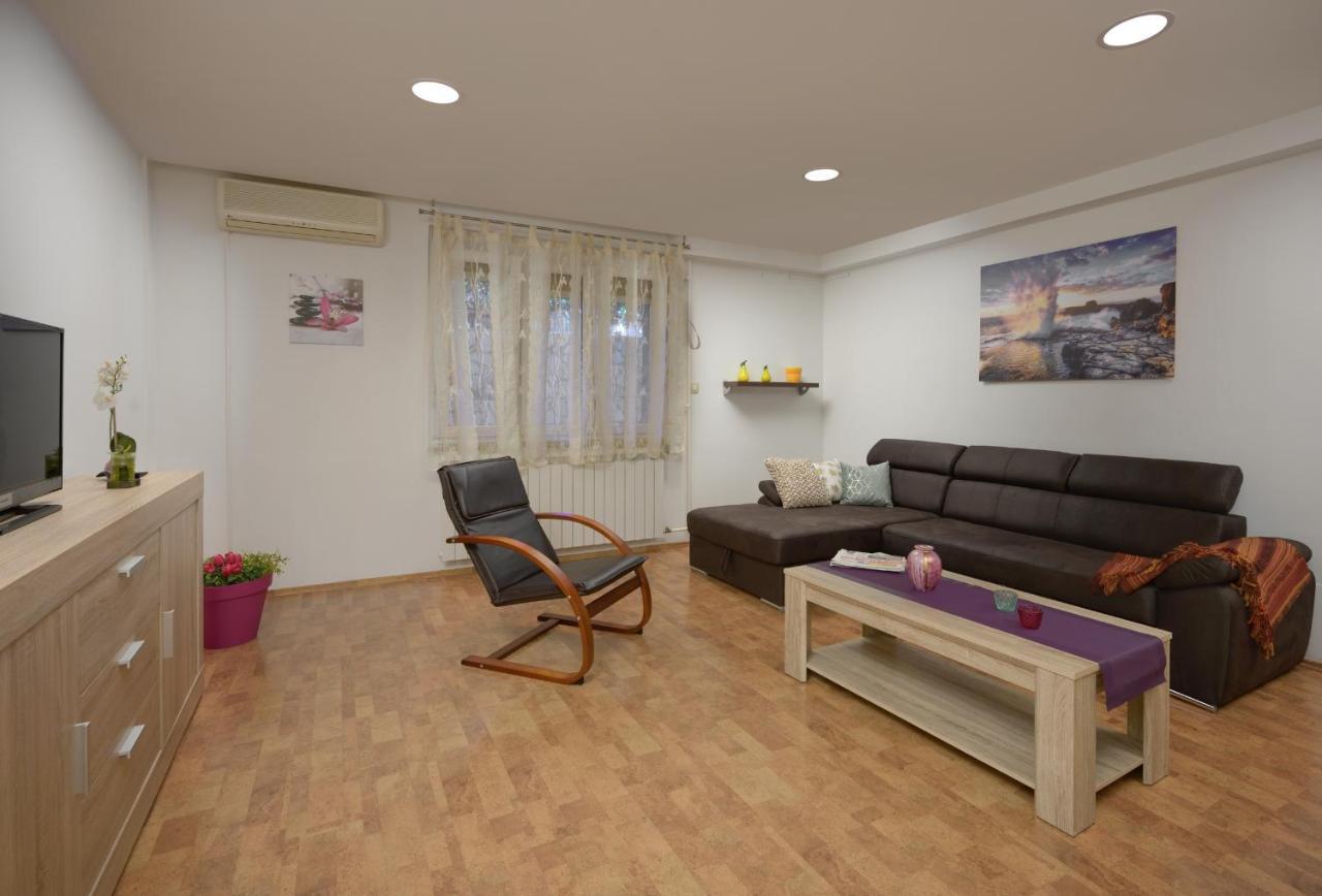 Apartment Tea Pula Exterior photo